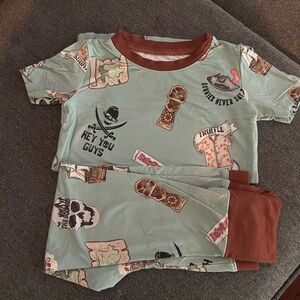 VGUC Crew & Co ‘Truffle Shuffle’ Bamboo Pajama Set